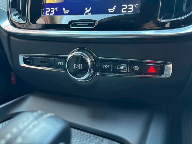 Ｓ６０ Ｂ５　Ｒデザイン　黒革シート／３６０°ビューカメラ／禁煙車／インテリセーフ／シートヒーター／純正９インチナビ／ＡｐｐｌｅＣａｒＰｌａｙ／Ｂｌｕｅｔｏｏｔｈ／フルセグＴＶ／パワーバックドア／ＬＥＤヘッドライト（41枚目）