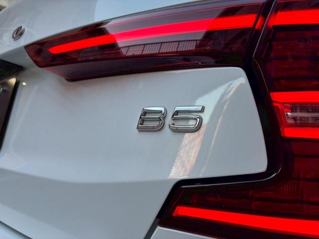 Ｓ６０ Ｂ５　Ｒデザイン　黒革シート／３６０°ビューカメラ／禁煙車／インテリセーフ／シートヒーター／純正９インチナビ／ＡｐｐｌｅＣａｒＰｌａｙ／Ｂｌｕｅｔｏｏｔｈ／フルセグＴＶ／パワーバックドア／ＬＥＤヘッドライト（42枚目）