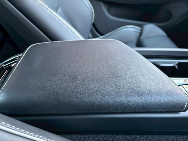 Ｓ６０ Ｂ５　Ｒデザイン　黒革シート／３６０°ビューカメラ／禁煙車／インテリセーフ／シートヒーター／純正９インチナビ／ＡｐｐｌｅＣａｒＰｌａｙ／Ｂｌｕｅｔｏｏｔｈ／フルセグＴＶ／パワーバックドア／ＬＥＤヘッドライト（47枚目）