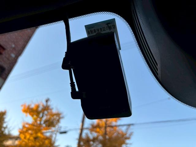 Ｓ６０ Ｂ５　Ｒデザイン　黒革シート／３６０°ビューカメラ／禁煙車／インテリセーフ／シートヒーター／純正９インチナビ／ＡｐｐｌｅＣａｒＰｌａｙ／Ｂｌｕｅｔｏｏｔｈ／フルセグＴＶ／パワーバックドア／ＬＥＤヘッドライト（49枚目）