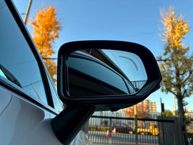 Ｓ６０ Ｂ５　Ｒデザイン　黒革シート／３６０°ビューカメラ／禁煙車／インテリセーフ／シートヒーター／純正９インチナビ／ＡｐｐｌｅＣａｒＰｌａｙ／Ｂｌｕｅｔｏｏｔｈ／フルセグＴＶ／パワーバックドア／ＬＥＤヘッドライト（62枚目）