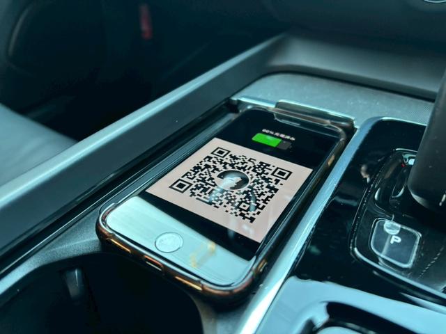 Ｓ６０ Ｂ５　Ｒデザイン　黒革シート／３６０°ビューカメラ／禁煙車／インテリセーフ／シートヒーター／純正９インチナビ／ＡｐｐｌｅＣａｒＰｌａｙ／Ｂｌｕｅｔｏｏｔｈ／フルセグＴＶ／パワーバックドア／ＬＥＤヘッドライト（63枚目）