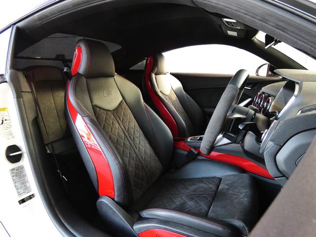 クオリティの高いシートを採用するのは、Ａｕｄｉのクルマづくりの哲学のひとつです。特に座り心地が重要です。体の大きなドイツ人が座っても頑丈な耐久性があります。。しかも肌触りも良く高級家具のようです。