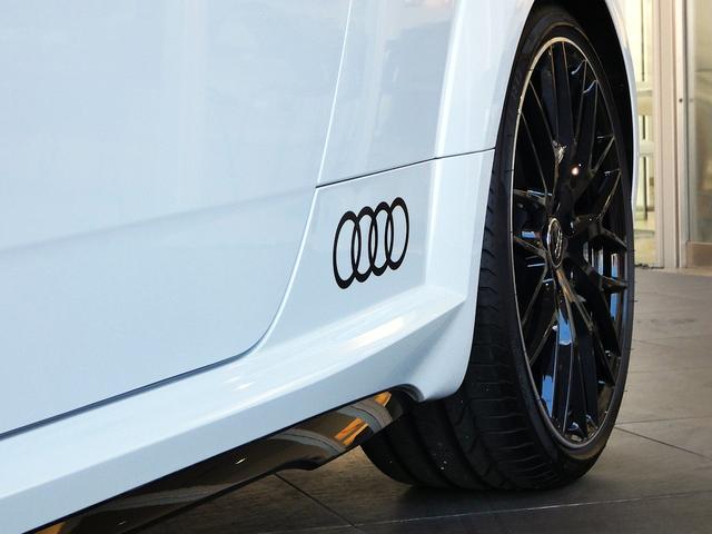 ●オシャレは足元から。サスペンションは硬すぎずしなやかな乗り心地に貢献しています。さらにローアンドワイドの佇まいがスポーティ！