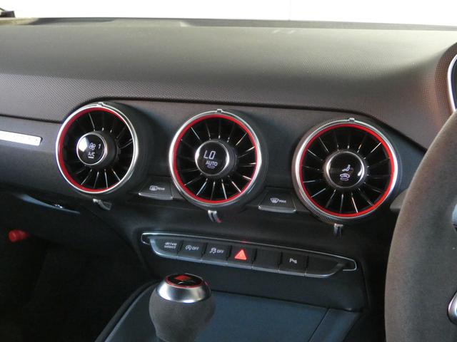 ●オシャレな丸形のエアコン吹き出し口です。ジョイントによりお好きな角度に操作いただけます。