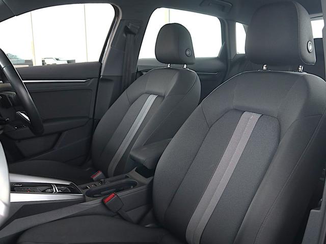 Ａ３セダン ３０ＴＦＳＩアドバンスド（4枚目）