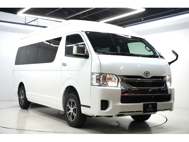 ハイエースワゴン グランドキャビン　登録済未使用車　デジタルインナーミラー　イージークローザー付片側パワースライドドア　ＬＥＤヘッドライト　全方位モニター　バックカメラ　純正アルミホイール　ＥＴＣ２．０　純正７インチナビ　フロアマット（3枚目）