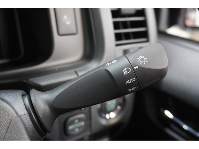 ハイエースワゴン グランドキャビン　登録済未使用車　デジタルインナーミラー　イージークローザー付片側パワースライドドア　ＬＥＤヘッドライト　全方位モニター　バックカメラ　純正アルミホイール　ＥＴＣ２．０　純正７インチナビ　フロアマット（28枚目）