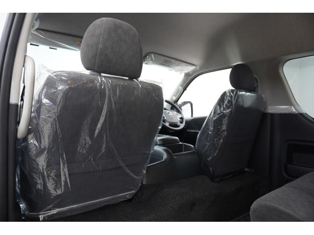 ハイエースワゴン グランドキャビン　登録済未使用車　デジタルインナーミラー　イージークローザー付片側パワースライドドア　ＬＥＤヘッドライト　全方位モニター　バックカメラ　純正アルミホイール　ＥＴＣ２．０　純正７インチナビ　フロアマット（49枚目）