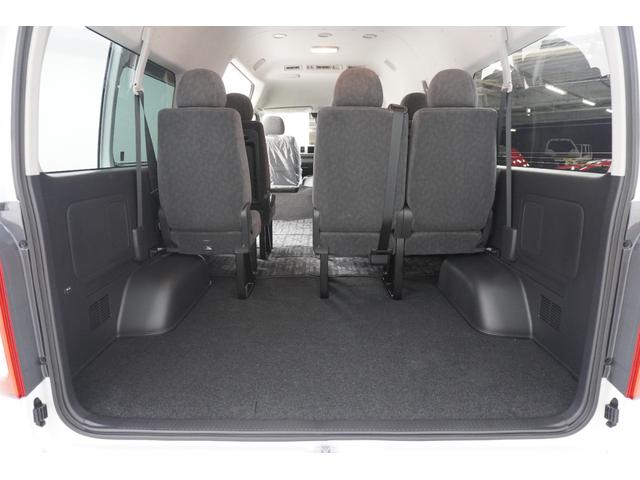 ハイエースワゴン グランドキャビン　登録済未使用車　デジタルインナーミラー　イージークローザー付片側パワースライドドア　ＬＥＤヘッドライト　全方位モニター　バックカメラ　純正アルミホイール　ＥＴＣ２．０　純正７インチナビ　フロアマット（56枚目）