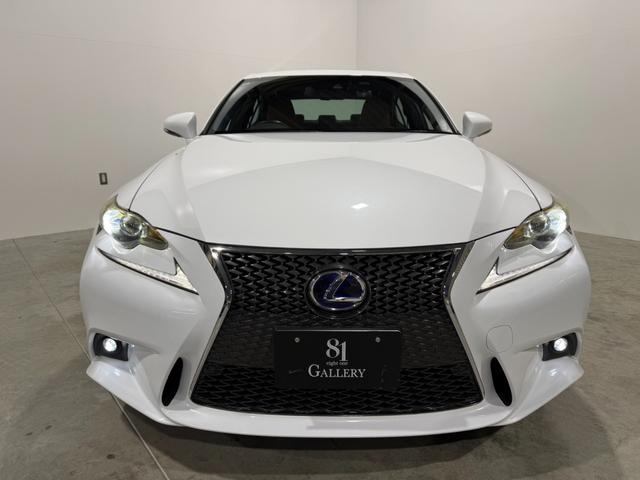 IS IS300h Fスポーツ 禁煙車/サンルーフ/内装キャメルレザー/ベンチレーター/シートヒーター/18インチAW/ナビ/TV/ETC/オートマチックハイビーム/クリアランスソナー/メモリーパワーシート/CD/ドライブレコーダー(2枚目)