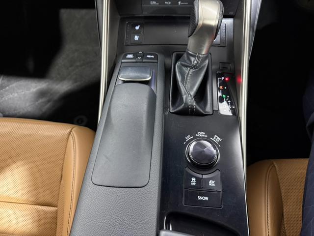 IS IS300h Fスポーツ 禁煙車/サンルーフ/内装キャメルレザー/ベンチレーター/シートヒーター/18インチAW/ナビ/TV/ETC/オートマチックハイビーム/クリアランスソナー/メモリーパワーシート/CD/ドライブレコーダー(43枚目)