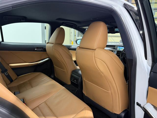 IS IS300h Fスポーツ 禁煙車/サンルーフ/内装キャメルレザー/ベンチレーター/シートヒーター/18インチAW/ナビ/TV/ETC/オートマチックハイビーム/クリアランスソナー/メモリーパワーシート/CD/ドライブレコーダー(60枚目)