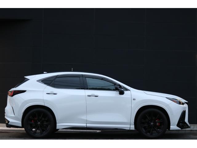 NX NX350h Fスポーツ ワンオーナー 禁煙車 TRDフルエアロ マクレビ パノラマSR パノラマビュー デジミラ オレンジキャリパー ルーフレール 赤黒革エアシート 前後シートヒーター BSM カラーHUD 後席電動格納(12枚目)