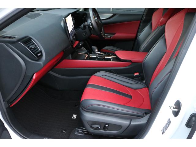 NX NX350h Fスポーツ ワンオーナー 禁煙車 TRDフルエアロ マクレビ パノラマSR パノラマビュー デジミラ オレンジキャリパー ルーフレール 赤黒革エアシート 前後シートヒーター BSM カラーHUD 後席電動格納(16枚目)