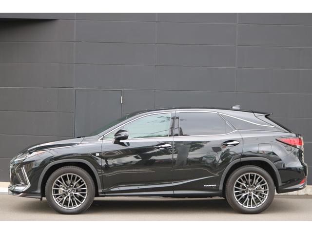 RX RX450h Fスポーツ 禁煙車 サンルーフ パノラマビュー 黒革エアシート シートヒーター クリアランスソナー カラーHUD BSM クルコン 三眼LEDヘッド ステアリングヒーター 後席電動格納 純正20インチAW(11枚目)