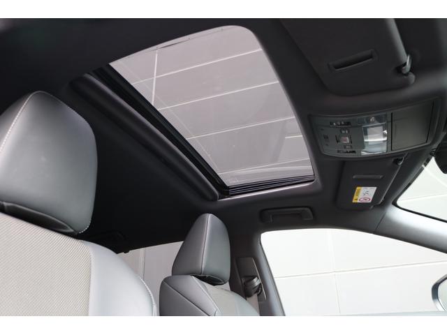RX RX450h Fスポーツ 禁煙車 サンルーフ パノラマビュー 黒革エアシート シートヒーター クリアランスソナー カラーHUD BSM クルコン 三眼LEDヘッド ステアリングヒーター 後席電動格納 純正20インチAW(22枚目)