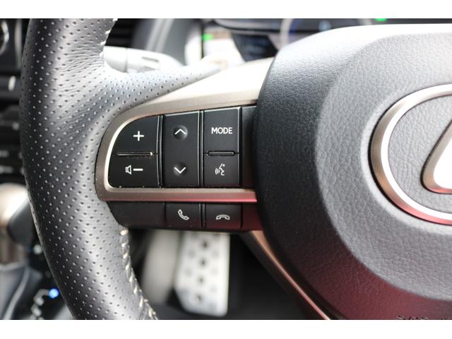 RX RX450h Fスポーツ 禁煙車 サンルーフ パノラマビュー 黒革エアシート シートヒーター クリアランスソナー カラーHUD BSM クルコン 三眼LEDヘッド ステアリングヒーター 後席電動格納 純正20インチAW(30枚目)