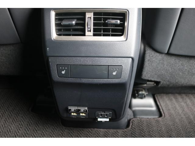RX RX450h Fスポーツ 禁煙車 サンルーフ パノラマビュー 黒革エアシート シートヒーター クリアランスソナー カラーHUD BSM クルコン 三眼LEDヘッド ステアリングヒーター 後席電動格納 純正20インチAW(32枚目)