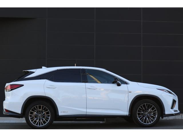 RX RX450h Fスポーツ 禁煙車 サンルーフ パノラマビュー 三眼LED クリアランスソナー 赤革エアシート 前後シートヒーター BSM カラーHUD メモリ付きパワーシート クルコン 後席電動格納 純正20インチAW(12枚目)