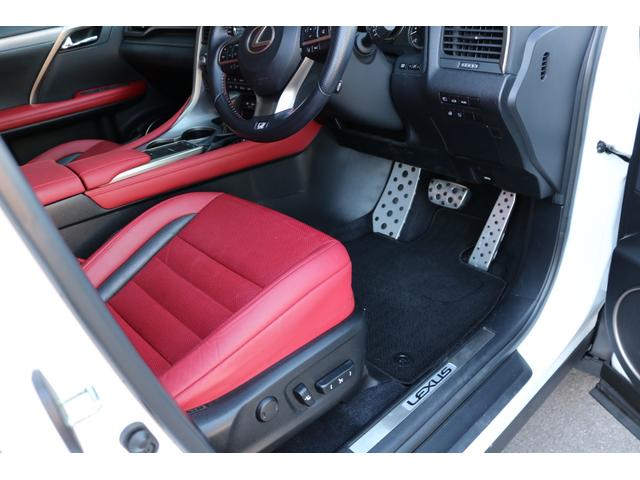 RX RX450h Fスポーツ 禁煙車 サンルーフ パノラマビュー 三眼LED クリアランスソナー 赤革エアシート 前後シートヒーター BSM カラーHUD メモリ付きパワーシート クルコン 後席電動格納 純正20インチAW(15枚目)