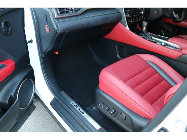 RX RX450h Fスポーツ 禁煙車 サンルーフ パノラマビュー 三眼LED クリアランスソナー 赤革エアシート 前後シートヒーター BSM カラーHUD メモリ付きパワーシート クルコン 後席電動格納 純正20インチAW(17枚目)