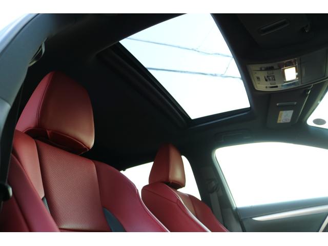 RX RX450h Fスポーツ 禁煙車 サンルーフ パノラマビュー 三眼LED クリアランスソナー 赤革エアシート 前後シートヒーター BSM カラーHUD メモリ付きパワーシート クルコン 後席電動格納 純正20インチAW(24枚目)