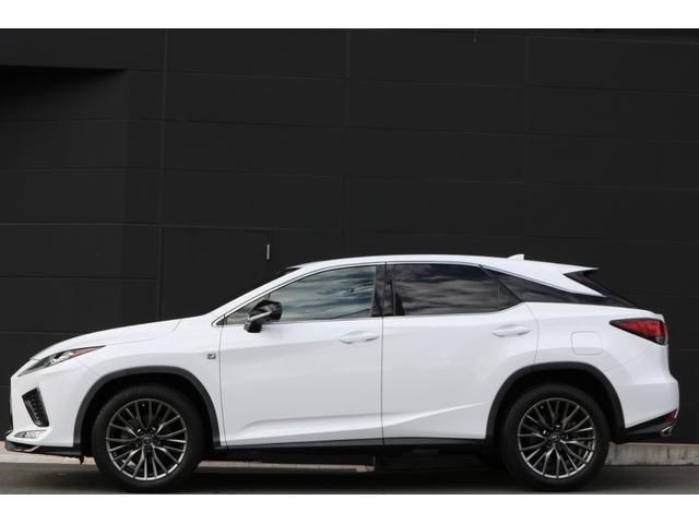 ＲＸ ＲＸ３００　Ｆスポーツ　ワンオーナー　禁煙車　ＳＲ　パノラマビュー　クリアランスソナー　三眼ＬＥＤ　ＢＳＭ　カラーＨＵＤ　赤革エアシート　前後シートヒーター　メモリ付きパワーシート　クルコン　後席電動格納　純正２０インチＡＷ（11枚目）