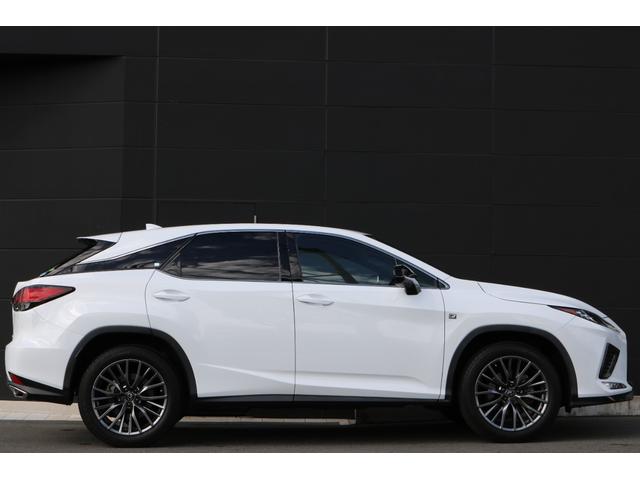 ＲＸ ＲＸ３００　Ｆスポーツ　ワンオーナー　禁煙車　ＳＲ　パノラマビュー　クリアランスソナー　三眼ＬＥＤ　ＢＳＭ　カラーＨＵＤ　赤革エアシート　前後シートヒーター　メモリ付きパワーシート　クルコン　後席電動格納　純正２０インチＡＷ（12枚目）