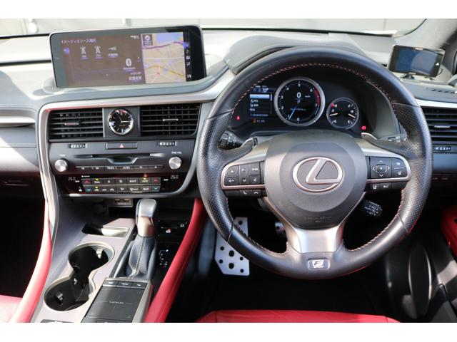 ＲＸ ＲＸ３００　Ｆスポーツ　ワンオーナー　禁煙車　ＳＲ　パノラマビュー　クリアランスソナー　三眼ＬＥＤ　ＢＳＭ　カラーＨＵＤ　赤革エアシート　前後シートヒーター　メモリ付きパワーシート　クルコン　後席電動格納　純正２０インチＡＷ（13枚目）