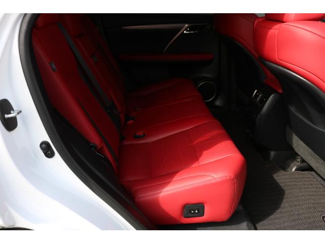 ＲＸ ＲＸ３００　Ｆスポーツ　ワンオーナー　禁煙車　ＳＲ　パノラマビュー　クリアランスソナー　三眼ＬＥＤ　ＢＳＭ　カラーＨＵＤ　赤革エアシート　前後シートヒーター　メモリ付きパワーシート　クルコン　後席電動格納　純正２０インチＡＷ（18枚目）