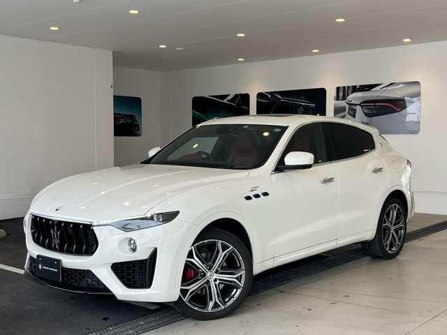 レヴァンテ ＧＴハイブリッド　４ＷＤ　認定保証　サンル－フ　赤革　レッドキャリパ－　全方位カメラ　電動リアゲート　ナビ　ＴＶ　１オーナー　禁煙　前後ドラレコ　コーナーセンサー　ブラインドスポットモニター　ＥＴＣ　シートヒーター　電動シート（15枚目）