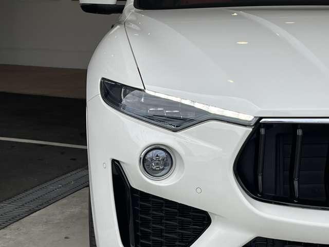 レヴァンテ ＧＴハイブリッド　４ＷＤ　認定保証　サンル－フ　赤革　レッドキャリパ－　全方位カメラ　電動リアゲート　ナビ　ＴＶ　１オーナー　禁煙　前後ドラレコ　コーナーセンサー　ブラインドスポットモニター　ＥＴＣ　シートヒーター　電動シート（25枚目）