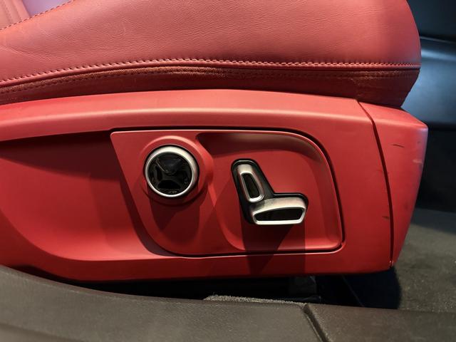 ギブリ ＧＴハイブリッド　認定保証　サンルーフ　赤革　右Ｈ　レッドキャリパー（31枚目）