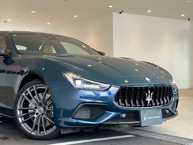 ギブリ トロフェオ　認定保証　１オーナー　禁煙車　ブラックキャリパー　純正２１ＡＷ　レザーシート　ナビ　ＴＶ　ＥＴＣ　コーナーセンサー　ブラインドスポットモニター　ＬＥＤヘッドライト　記録簿　電動リアゲート　バックカメラ（12枚目）