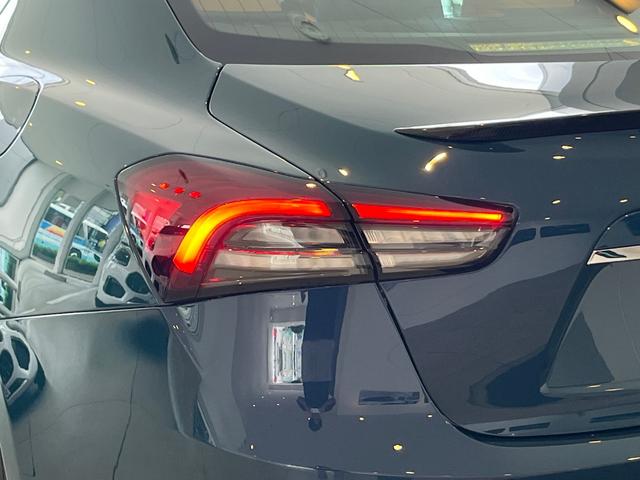 ギブリ トロフェオ　認定保証　１オーナー　禁煙車　ブラックキャリパー　純正２１ＡＷ　レザーシート　ナビ　ＴＶ　ＥＴＣ　コーナーセンサー　ブラインドスポットモニター　ＬＥＤヘッドライト　記録簿　電動リアゲート　バックカメラ（24枚目）