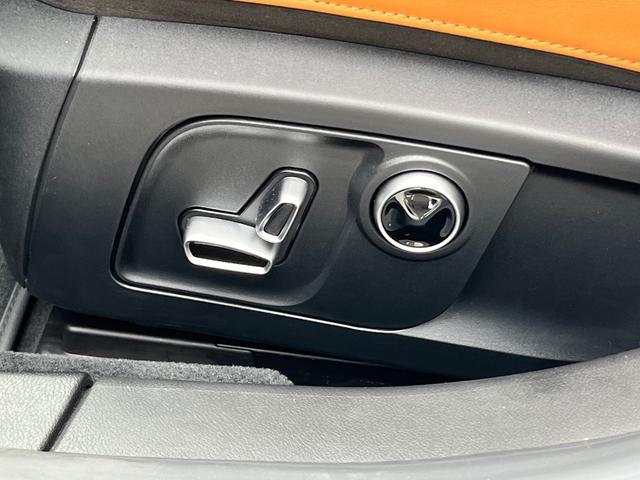 ギブリ トロフェオ　認定保証　１オーナー　禁煙車　ブラックキャリパー　純正２１ＡＷ　レザーシート　ナビ　ＴＶ　ＥＴＣ　コーナーセンサー　ブラインドスポットモニター　ＬＥＤヘッドライト　記録簿　電動リアゲート　バックカメラ（47枚目）