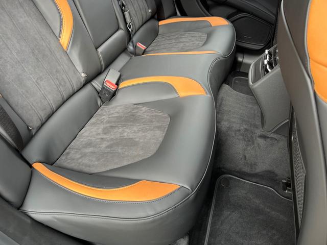 ギブリ トロフェオ　認定保証　１オーナー　禁煙車　ブラックキャリパー　純正２１ＡＷ　レザーシート　ナビ　ＴＶ　ＥＴＣ　コーナーセンサー　ブラインドスポットモニター　ＬＥＤヘッドライト　記録簿　電動リアゲート　バックカメラ（53枚目）