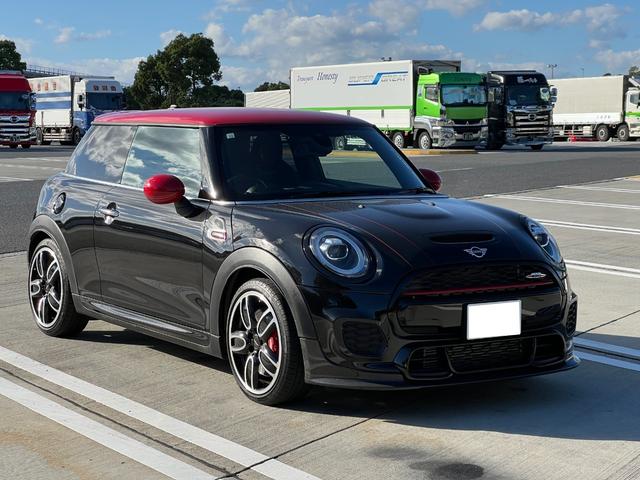 MINI ジョンクーパーワークス REMUSマフラー・3DデザインFrカーボンリップ・カーボンオーバーフェンダー・ローダウン・シートヒーター・Bカメラ・ETC(2枚目)