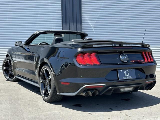 マスタング Ｖ８ＧＴコンバーチブル　プレミアム　カリフォルニアスペシャル　２０１９ｙモデル　走行証明書付　カリフォルニアスペシャル　デジタルメーター　電動ソフトトップ　ＡｐｐｌｅＣａｒＰｌａｙ＆ＡｎｄｒｏｉｄＡｕｔｏ　バックカメラ　専用１９インチＡＷ（6枚目）