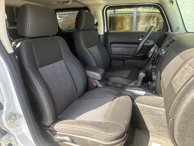 ハマーＨ３Ｔ 　２００９ｙモデル　新車並行　４ＷＤ　ワンオーナー　ブラックインテリア　スラントバック　純正サイドステップ　パナソニック製（ＣＮ－Ｆ１Ｘ１０ＢＨＤ）フルセグメモリーナビ　バックカメラ（27枚目）