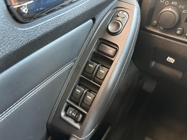 ハマーＨ３Ｔ 　２００９ｙモデル　新車並行　４ＷＤ　ワンオーナー　ブラックインテリア　スラントバック　純正サイドステップ　パナソニック製（ＣＮ－Ｆ１Ｘ１０ＢＨＤ）フルセグメモリーナビ　バックカメラ（32枚目）