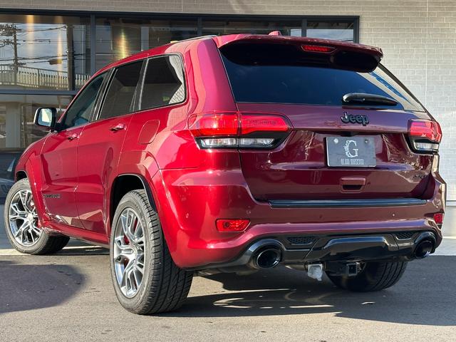ジープ・グランドチェロキー SRT8 2019yモデル 正規ディーラー車 ワンオーナー パノラマサンルーフ ハーフレザーシート フルセグナビ AppleCarPlay&AndroidAuto ヒッチメンバー(5枚目)