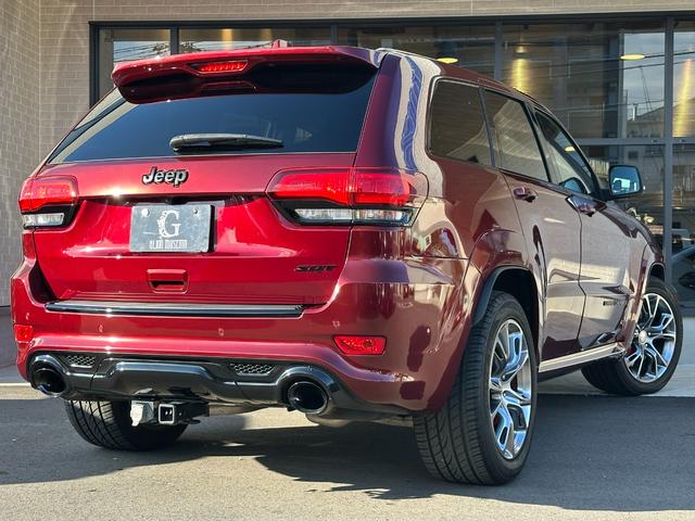 ジープ・グランドチェロキー SRT8 2019yモデル 正規ディーラー車 ワンオーナー パノラマサンルーフ ハーフレザーシート フルセグナビ AppleCarPlay&AndroidAuto ヒッチメンバー(7枚目)