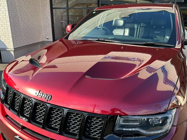 ジープ・グランドチェロキー SRT8 2019yモデル 正規ディーラー車 ワンオーナー パノラマサンルーフ ハーフレザーシート フルセグナビ AppleCarPlay&AndroidAuto ヒッチメンバー(11枚目)