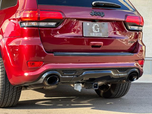 ジープ・グランドチェロキー SRT8 2019yモデル 正規ディーラー車 ワンオーナー パノラマサンルーフ ハーフレザーシート フルセグナビ AppleCarPlay&AndroidAuto ヒッチメンバー(20枚目)