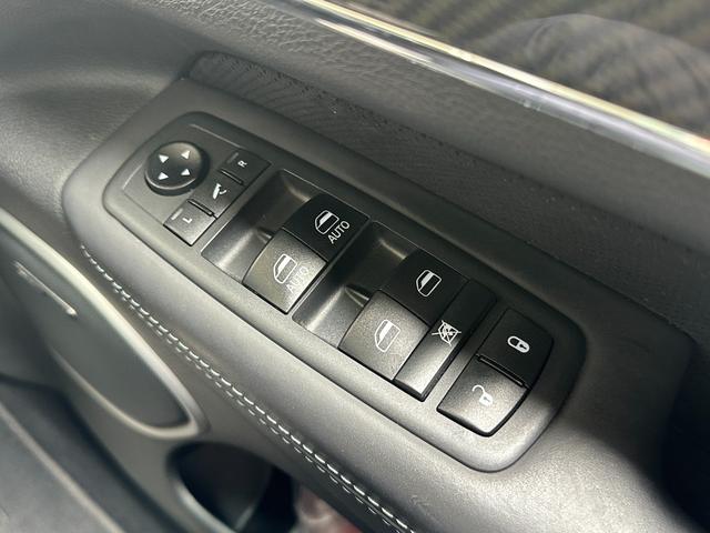 ジープ・グランドチェロキー SRT8 2019yモデル 正規ディーラー車 ワンオーナー パノラマサンルーフ ハーフレザーシート フルセグナビ AppleCarPlay&AndroidAuto ヒッチメンバー(33枚目)