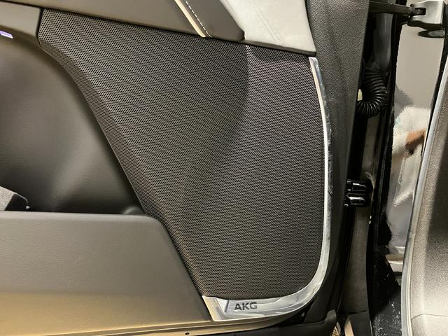 キャデラックエスカレード スポーツ 2021y・正規ディーラー車・ワンオーナー・自社管理ユーザー様・メーカー延長保証令和8年9月・整備記録簿R4 R5 R6 R7(D整備)・4WD ブラックレザー AKG36スピーカー カープレイ(30枚目)