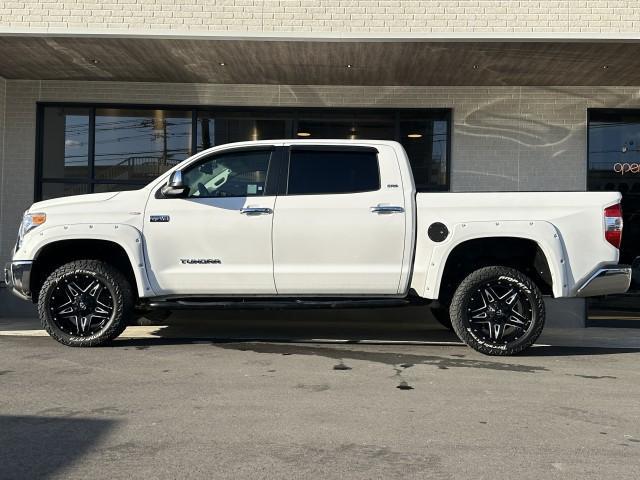 タンドラ ＳＲ５　２０１７ｙモデル・新車並行・４ＷＤ・張替ブラックハーフレザーアルパイン製（７ＤＶ）フルセグＳＤナビ・フリップダウンモニター・Ｆｕｅｌ　Ｏｆｆ－Ｒｏａｄ製Ｄ５５４　２０インチＡＷ（7枚目）