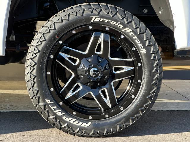 タンドラ ＳＲ５　２０１７ｙモデル・新車並行・４ＷＤ・張替ブラックハーフレザーアルパイン製（７ＤＶ）フルセグＳＤナビ・フリップダウンモニター・Ｆｕｅｌ　Ｏｆｆ－Ｒｏａｄ製Ｄ５５４　２０インチＡＷ（17枚目）